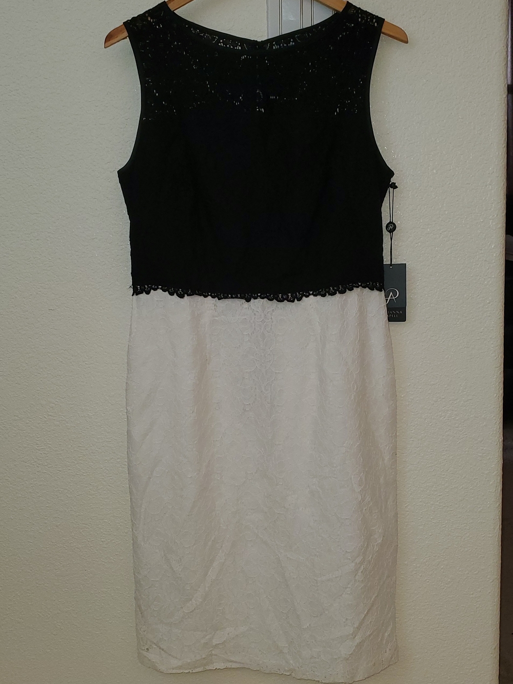 Adrianna Papell Black & White Sleeveless Lace-Trim Sheath Dress Size 8 NWT
